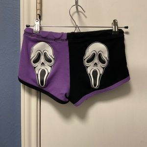 Too Fast Medium SCREAM Ghost Face 2 tone purple/black short shorts